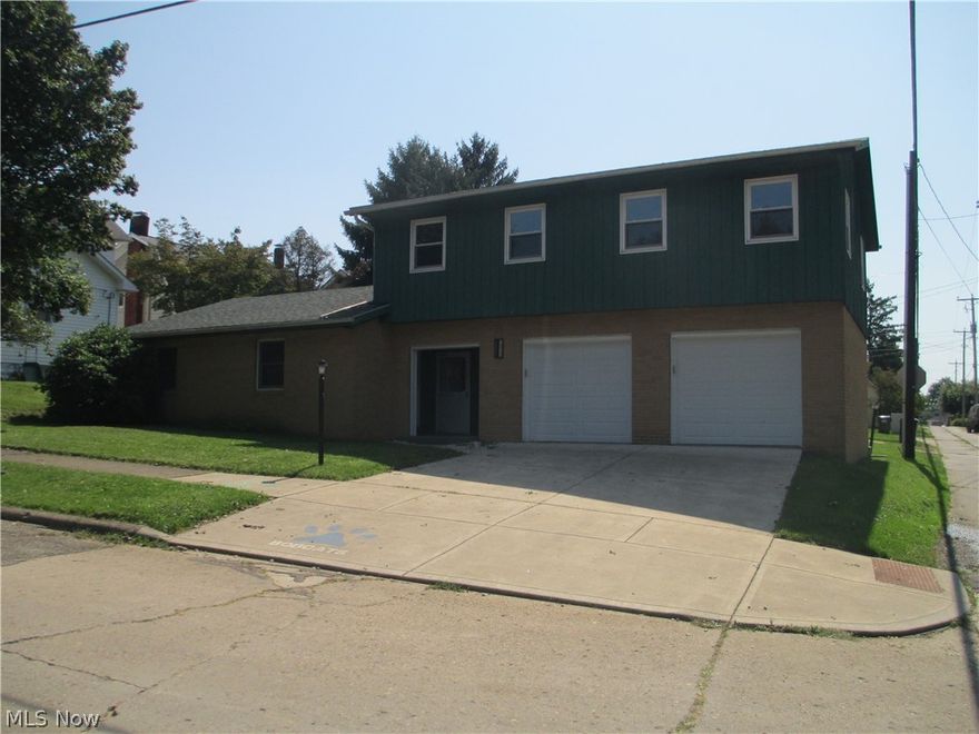 Nice main level 2 bedroom, 1 bath with garage apartment.  " NO PETS " NO SMOKING"  NOT SECTION 8 APPROVED.  Close to hospital & park.  First months rent and security deposit due at signing.  Owner pays water & electric up to $250.00 per month.