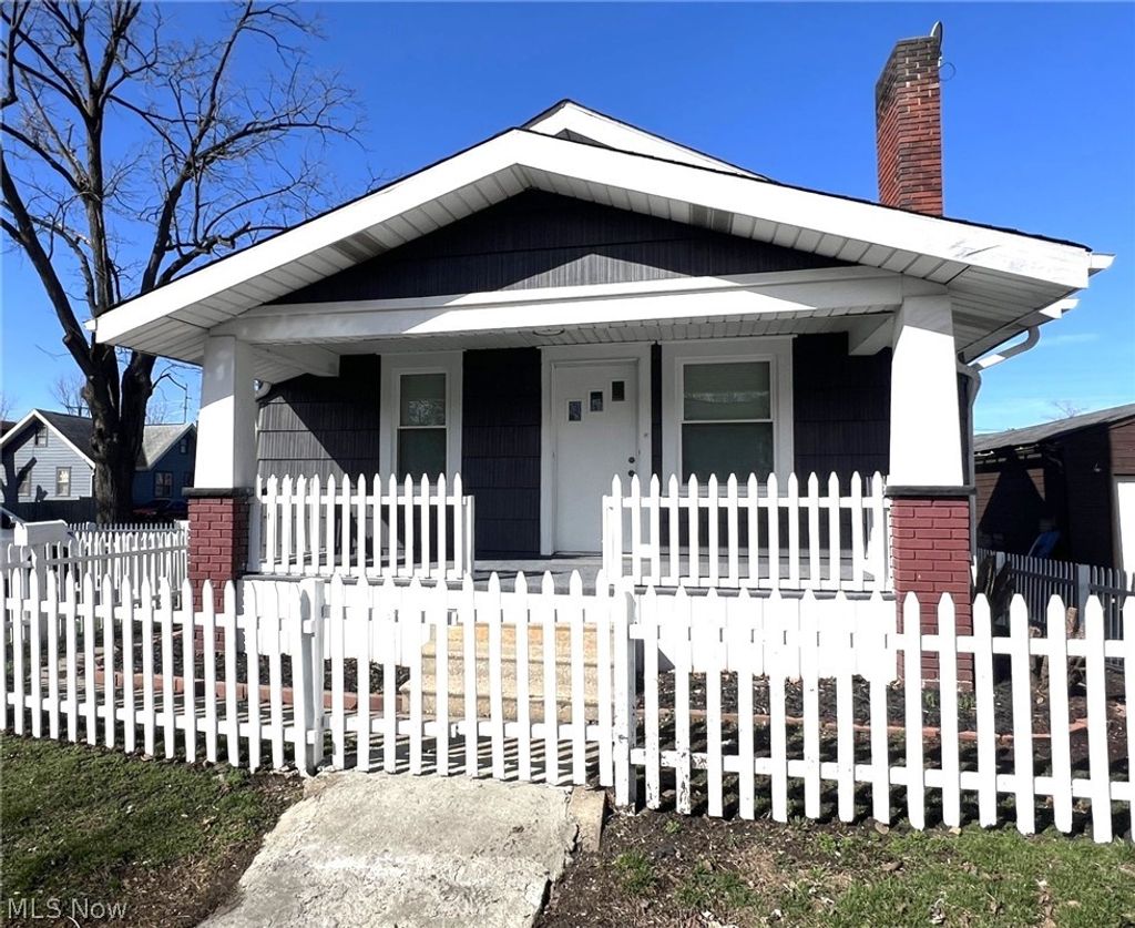 Photo of 1825 Bernice Court NE, Canton, OH 44705 (MLS # 5193713)