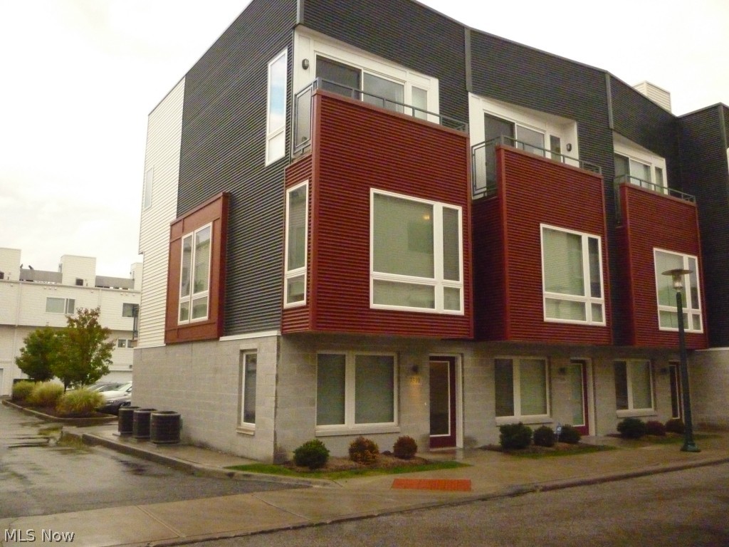 Battery Pk Twnhms Condo - Residential Lease