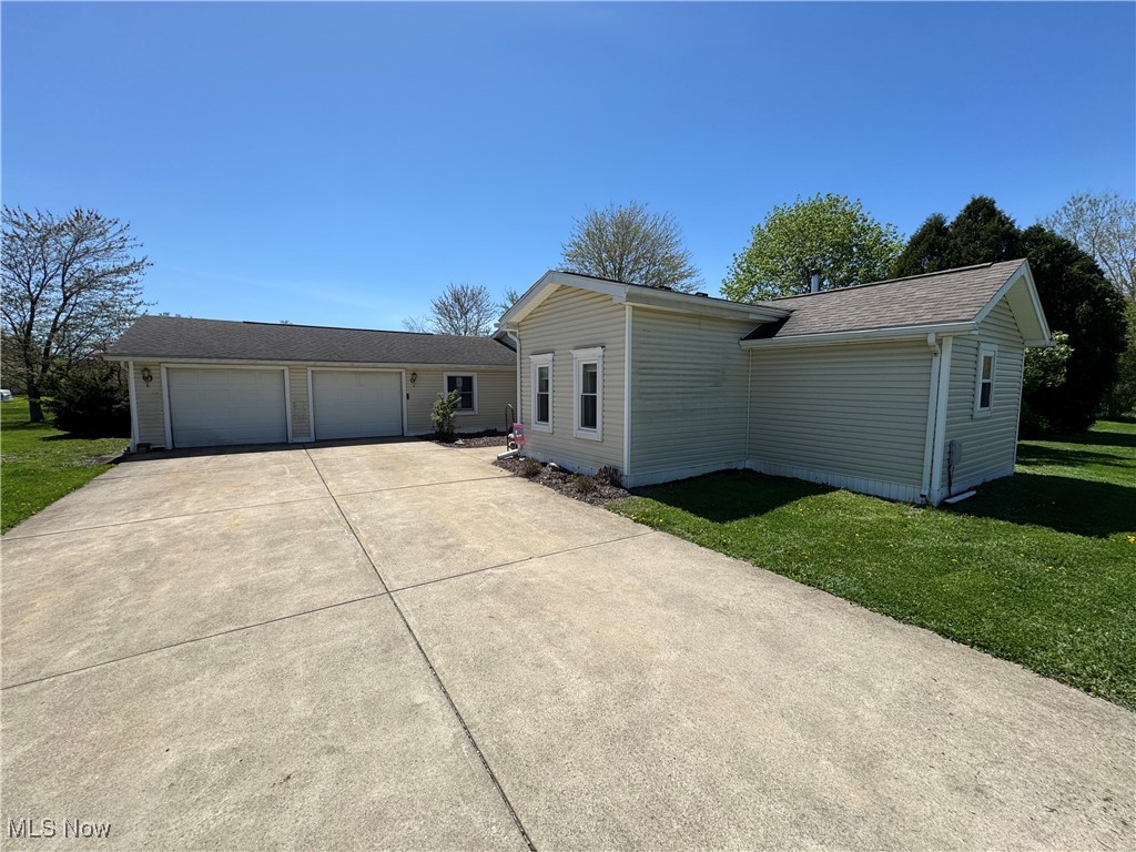 14380 Baumhart Road, Oberlin, Ohio image 2