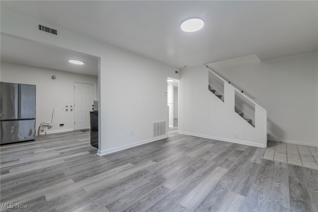 Robert Dvoraks Brentwood Village - Residential