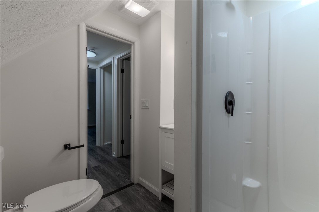 Robert Dvoraks Brentwood Village - Residential