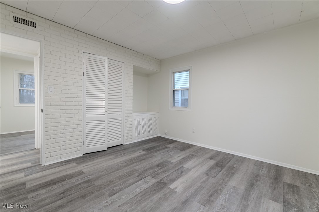 Robert Dvoraks Brentwood Village - Residential