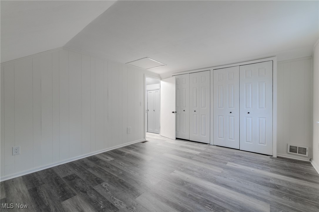 Robert Dvoraks Brentwood Village - Residential