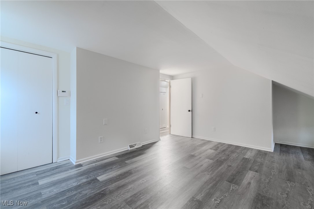 Robert Dvoraks Brentwood Village - Residential