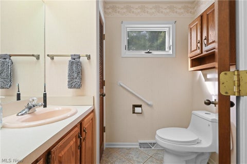 Tiny photo for 8212 Timber Trail, Chagrin Falls, OH 44023 (MLS # 5240743)
