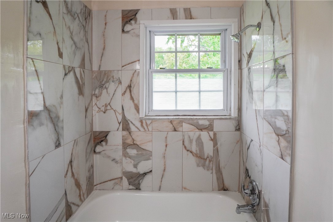 1105 East Boulevard, Aurora, Ohio image 21