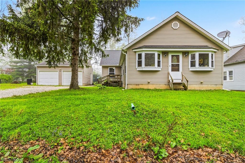 Photo of 109 Cornelia Drive, Chardon, OH 44024 (MLS # 5198024)
