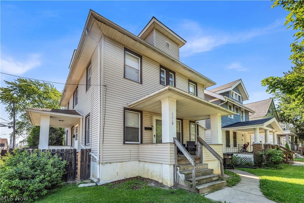 Photo of 3219 W 112th Street, Cleveland, OH 44111 (MLS # 5211417)