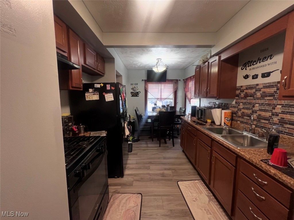 Photo of 3935 E 176th Street, Cleveland, OH 44128 (MLS # 5177323)