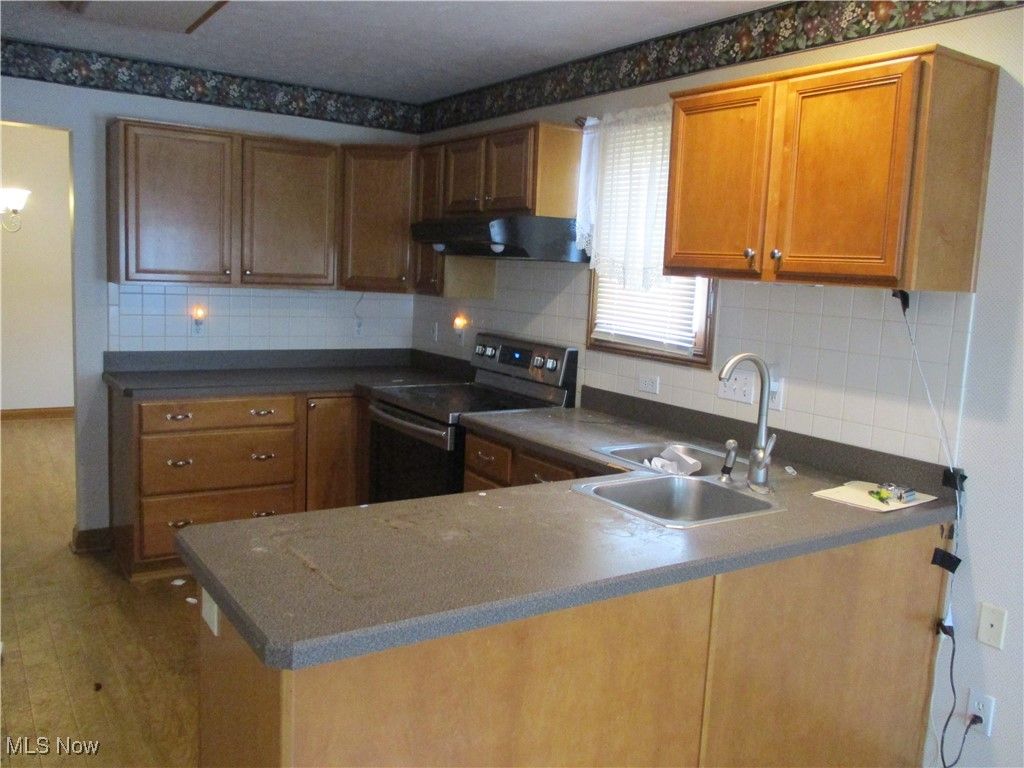 Photo of 1375 Golden Lane, Broadview Heights, OH 44147 (MLS # 5176182)