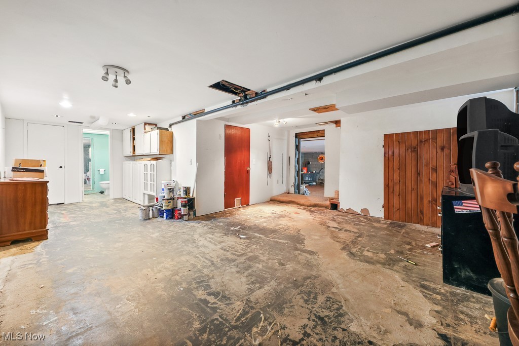 Willowdale Lake - Residential