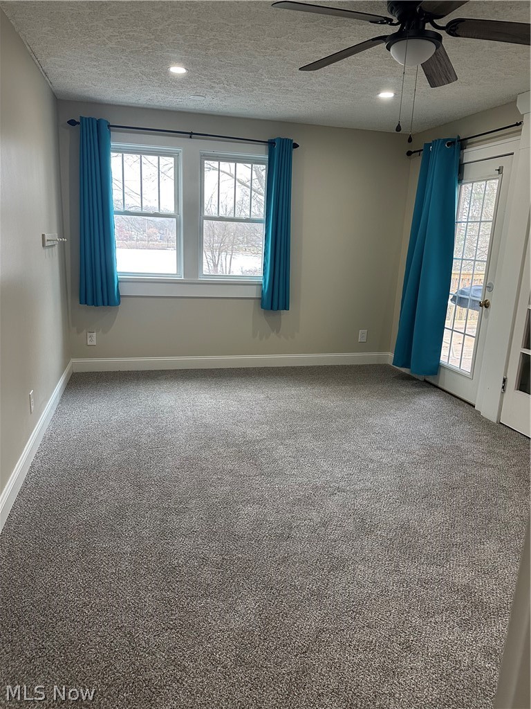 Willowdale Lake - Residential