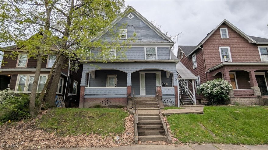 Investor's special! Triplex!!! Unit 1 is a 2-bedroom, renovated and leased bringing income in. While the other two 1-bedroom units could use a good makeover. Great opportunity for an owner occupied. Grab your favorite Realtor and schedule a showing today. Agent has interest in the property.