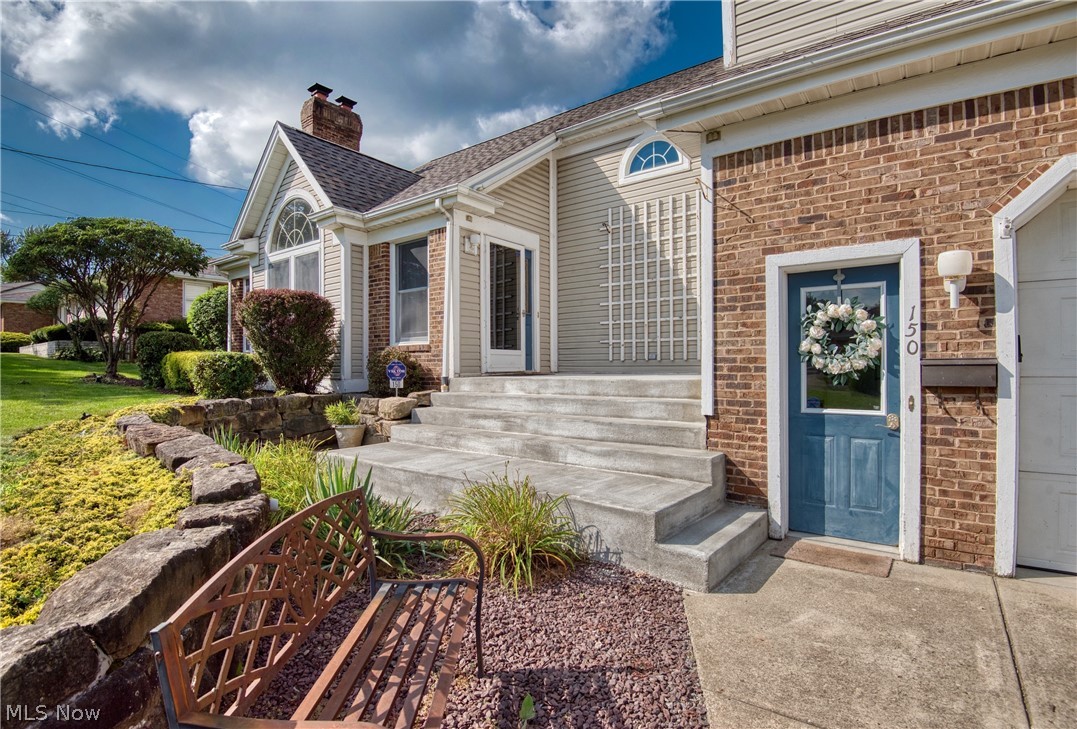 Hamilton Lake Manor 4 - Residential