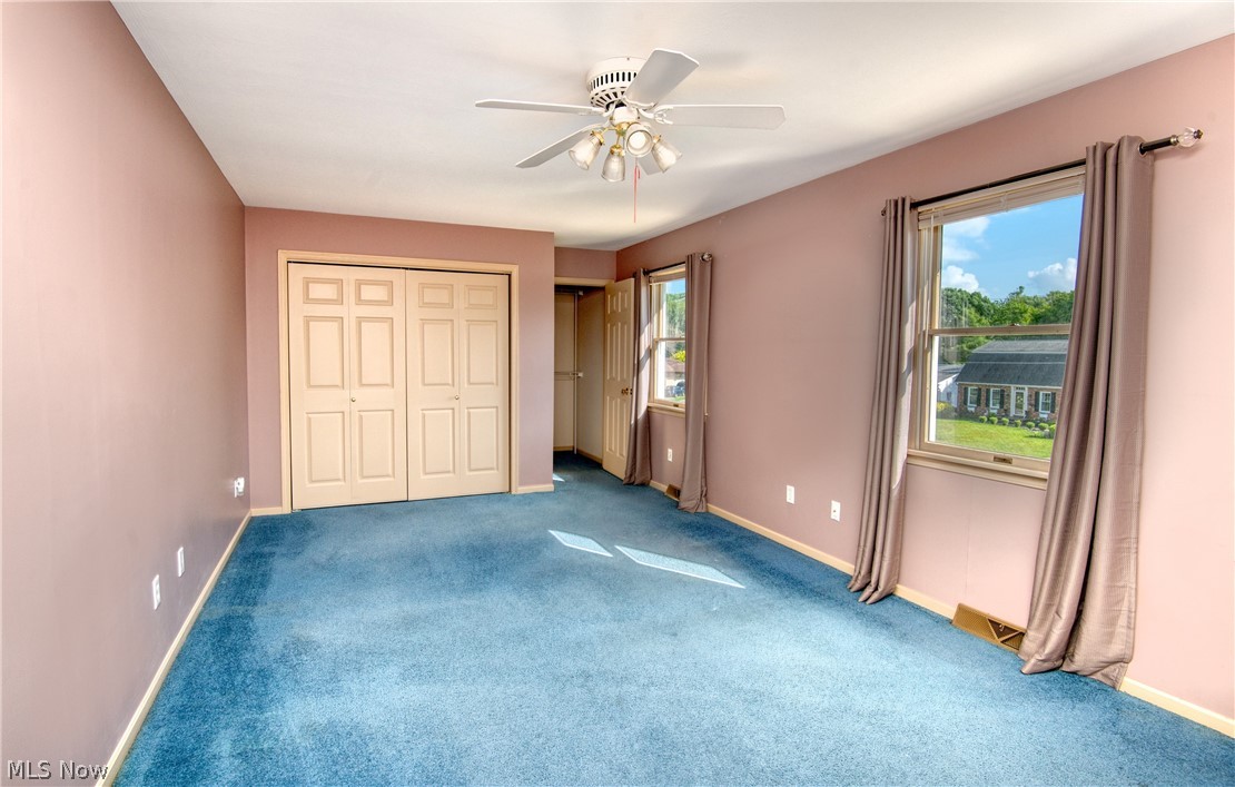 Hamilton Lake Manor 4 - Residential