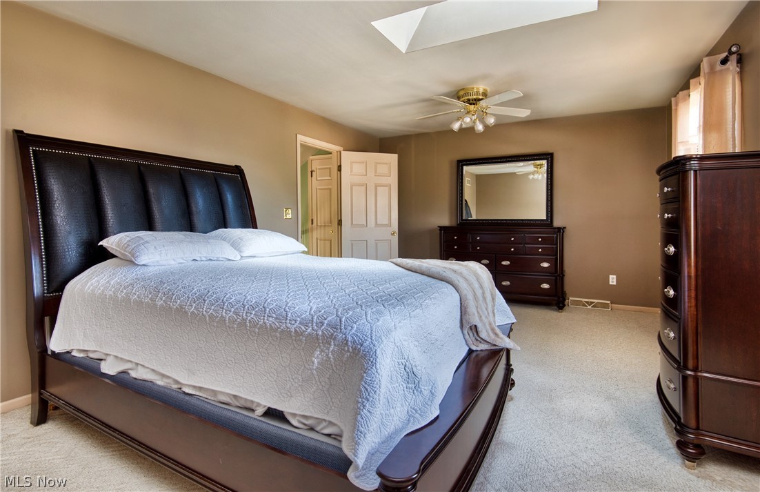 Hamilton Lake Manor 4 - Residential