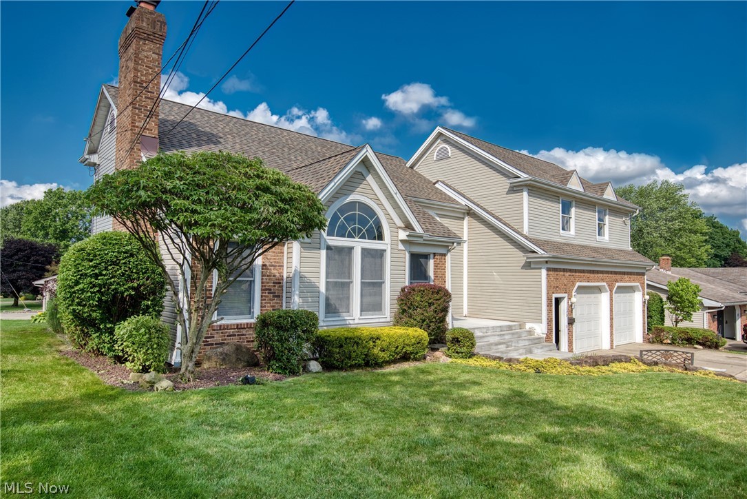 Hamilton Lake Manor 4 - Residential