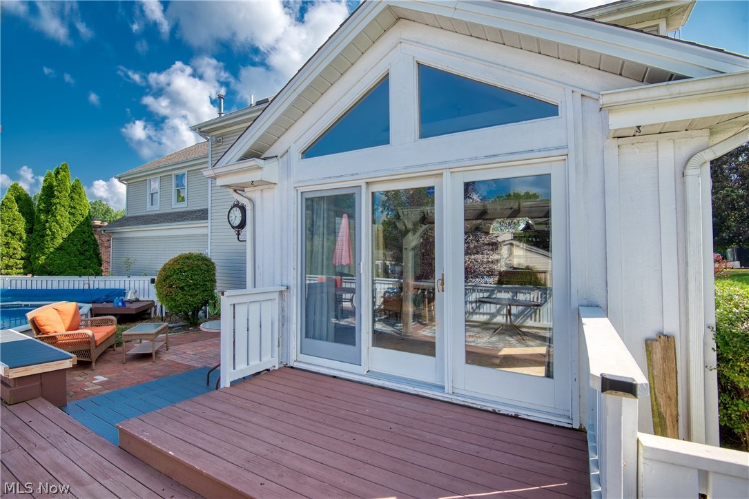 Hamilton Lake Manor 4 - Residential