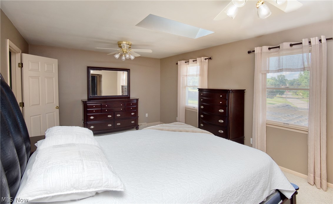 Hamilton Lake Manor 4 - Residential