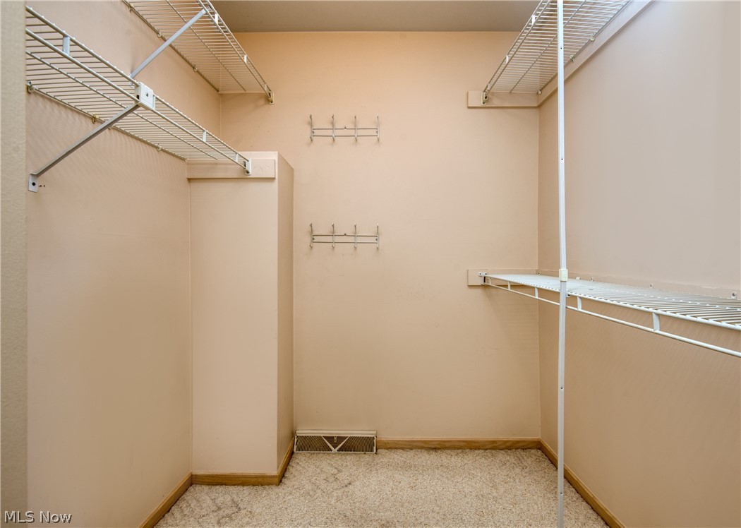 Hamilton Lake Manor 4 - Residential