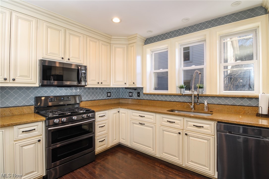 H C Hopkins Ad - Residential