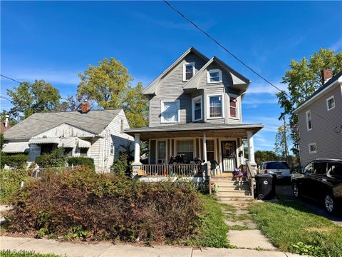Photo of 13901 Caine Avenue, Cleveland, OH 44105 (MLS # 5251740)