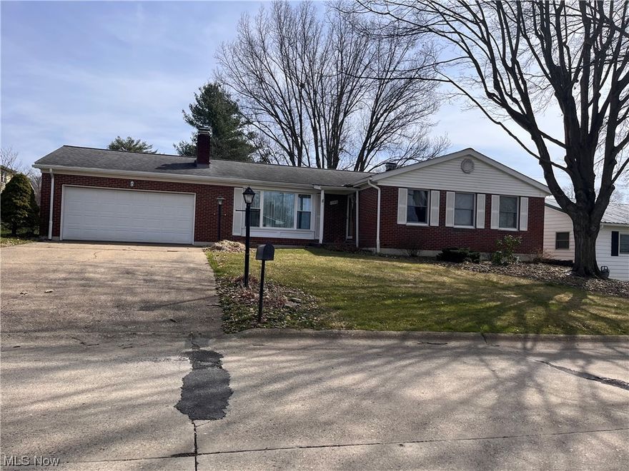 Well maintained 4 bedroom brick ranch on northend of town near hospital, two car attached garage with Gas hot water heat, central air, new floor coverings & paint throughout and attached two car garage with opener.  The first floor offer, living room, dining room, kitchen, master suite w/jetted tub, 2 additional bedrooms & extra guest bath.  Walkout basement has family room, 4th bedroom, full bath, office & utility room.  Home is 'move in" ready. Landlords request no pets, no Hud, and no smoking on premises.  Tenant pays all utilities: including but not limited to gas, electric, water, sewer & trash.  Security Deposit shall be one months rent & collected in full and time of lease. Interested parties must be qualified prior to touring home. Tenant must fill out rental application, submit credit report, and pass background check.