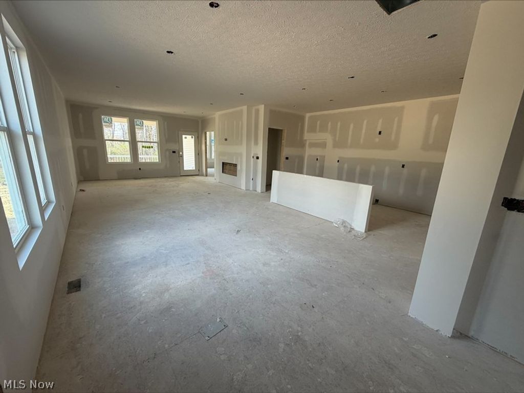 Photo of 2073 Glenmont Drive, Brunswick, OH 44212 (MLS # 5202315)