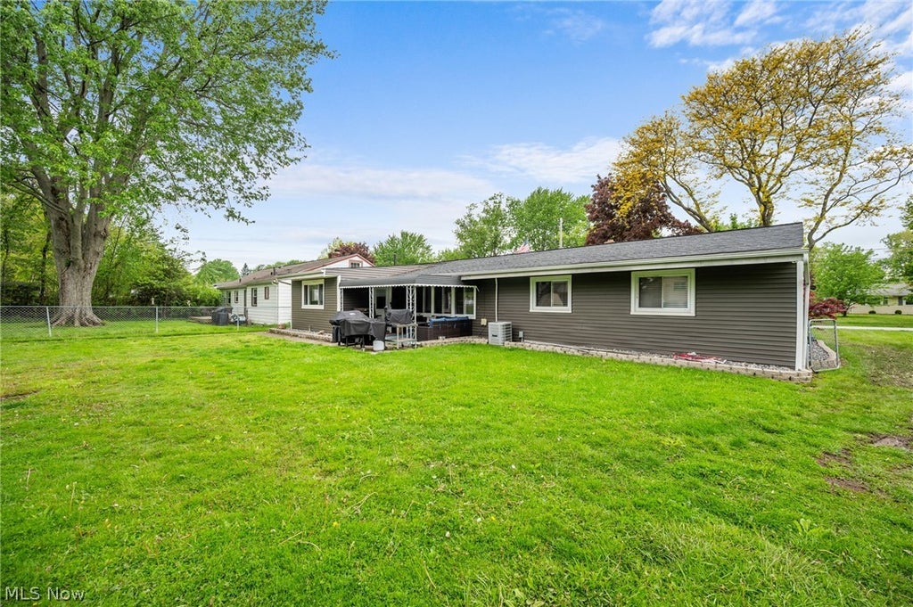 Photo of 8498 Hallnorth Drive, Mentor, OH 44060 (MLS # 5212508)