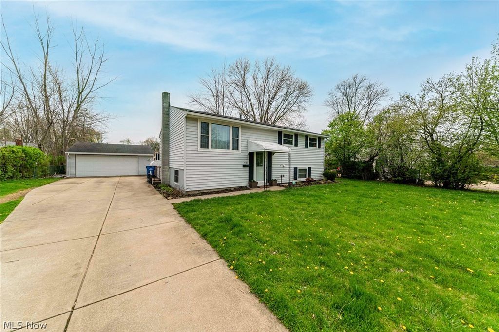 Photo of 4761 James Road, North Ridgeville, OH 44039 (MLS # 5200127)