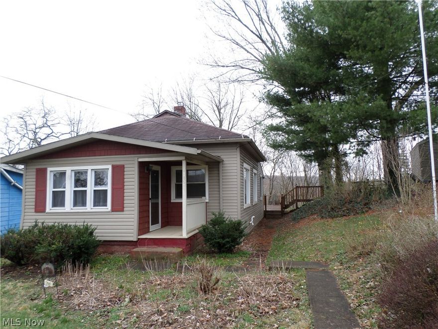Vinyl One Floor Plan for Singles or Couple looking for Affordability in Tuslaw School District.  Dry Basement includes Glassblock windows, 7 yr old furnace and central air,  new hot water heater 6/14.  Huge 14x25 rear deck.  Lots of flowers and trees provide a backyard "privacy" atmosphere.