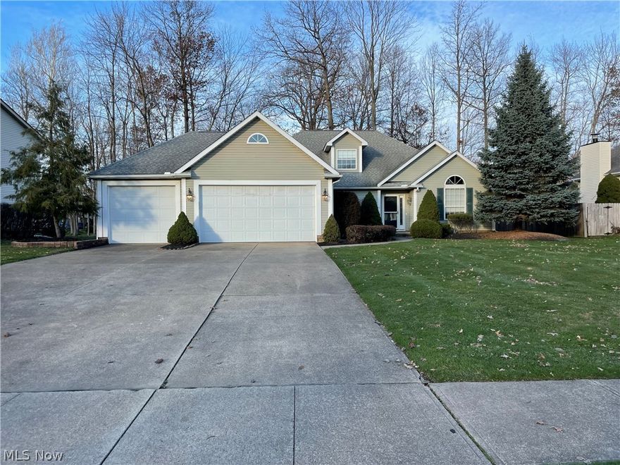 Welcome to this sprawling Contemporary/Ranch with so much potential. Boasting over 2,100 square feet, this home offers 2-bedrooms, 2 full bathrooms and ample living space with a living room, family room, formal dining room, office/den and a beautiful loft upstairs that may potentially be turned into a third bedroom if desired. Master bedroom has large En Suite. Enjoy vaulted ceilings throughout most of the house and stay warm with two fireplaces that add so much beauty and character to this already charming home. Located near shopping, public transportation and only 20 minutes from downtown Cleveland.