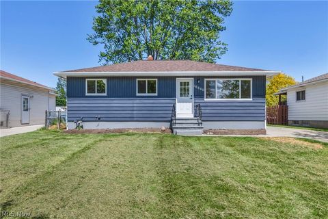 Photo of 15424 Holland Road, Brook Park, OH 44142 (MLS # 5209328)