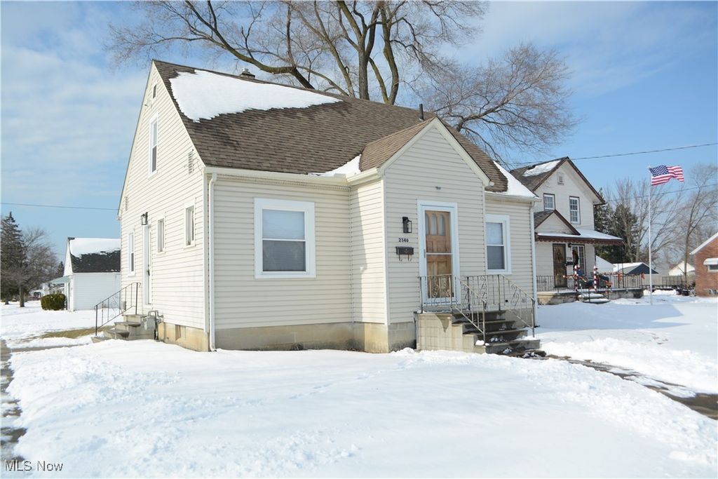 Photo of 2346 W Oberlin Avenue, Lorain, OH 44052 (MLS # 5184531)
