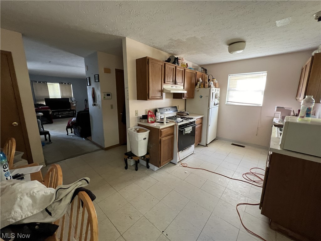 Jj Elwells Woodland Hills All - Residential