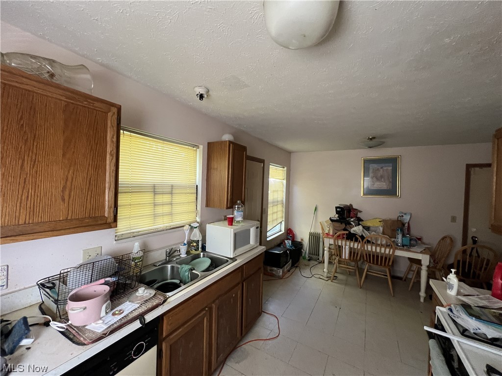 Jj Elwells Woodland Hills All - Residential