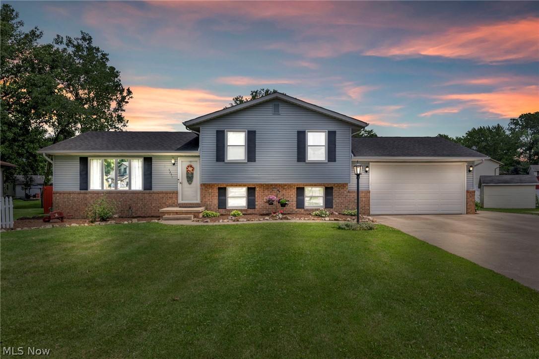 Hey there! Ready to dive into your next home? Get ready to make a splash at 5251 Dolores St SW in Canton! This charming 4-tier split level beauty is waiting to steal your heart.
Picture this: four cozy bedrooms and not one, but two full bathrooms to keep the morning rush at bay. Plus, say hello to summer fun with your very own above-ground pool, complete with a brand-spankin'-new liner! And let's not forget about that huge deck—perfect for BBQs, sunbathing sessions, or just chillin' with a good book and some lemonade.
But wait, there's more! This gem sits pretty in the Perry School District. And hey, recent upgrades include newer LVP flooring and a deck that's been freshly stained mean less work for you and more time to kick back and enjoy the good life.
So, whether you're a family looking for a new nest or just craving that laid-back vibe, this place has got you covered. Trust me, it's in great condition and ready to welcome you home with open arms. Don't let this one slip through your fingers—schedule a tour today and let's turn your housing dreams into reality!