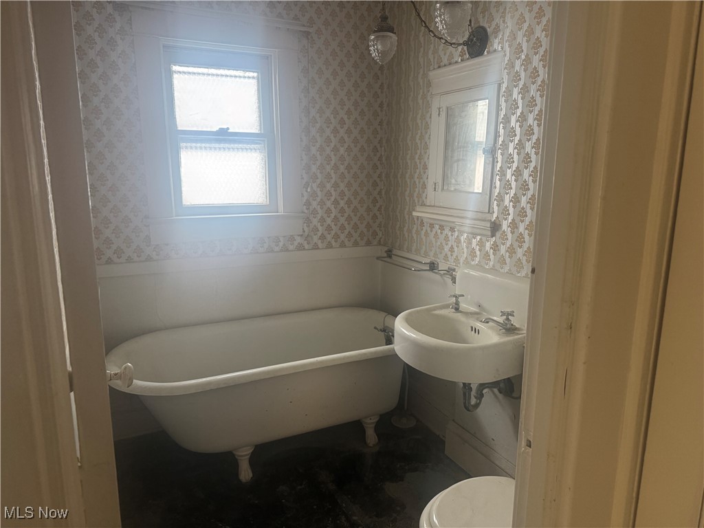 Cleveland, Ohio 44120, United States, 4 Bedrooms Bedrooms, ,4 BathroomsBathrooms,Residential,Pending,14767