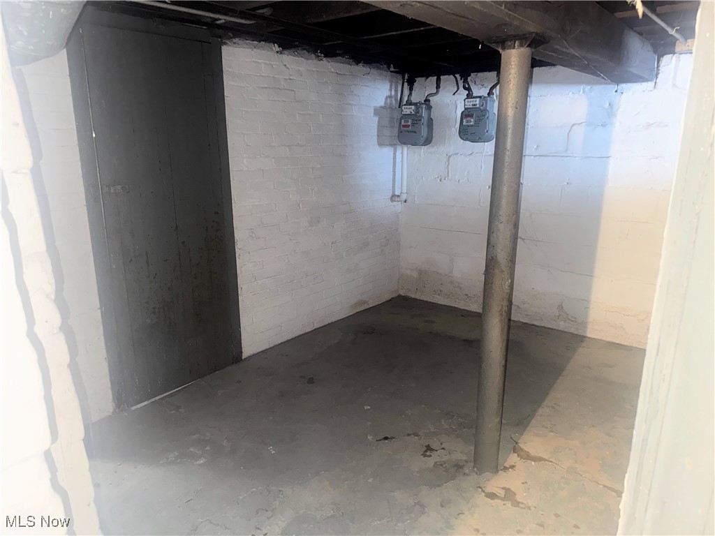 Cleveland, Ohio 44120, United States, 4 Bedrooms Bedrooms, ,4 BathroomsBathrooms,Residential,Pending,14767