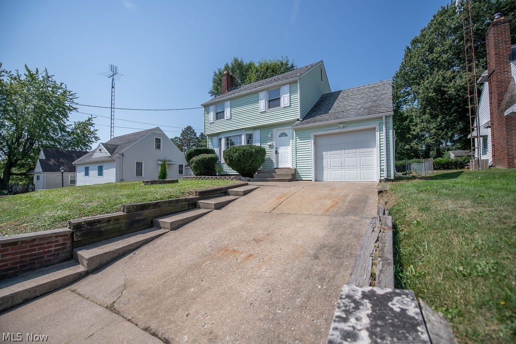 2415 Snyder Avenue NE
