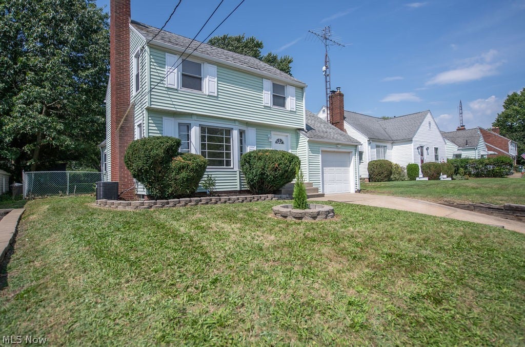 2415 Snyder Avenue NE