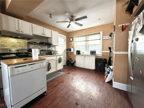 Tiny photo for 3315 W 125th Street, Cleveland, OH 44111 (MLS # 5184313)