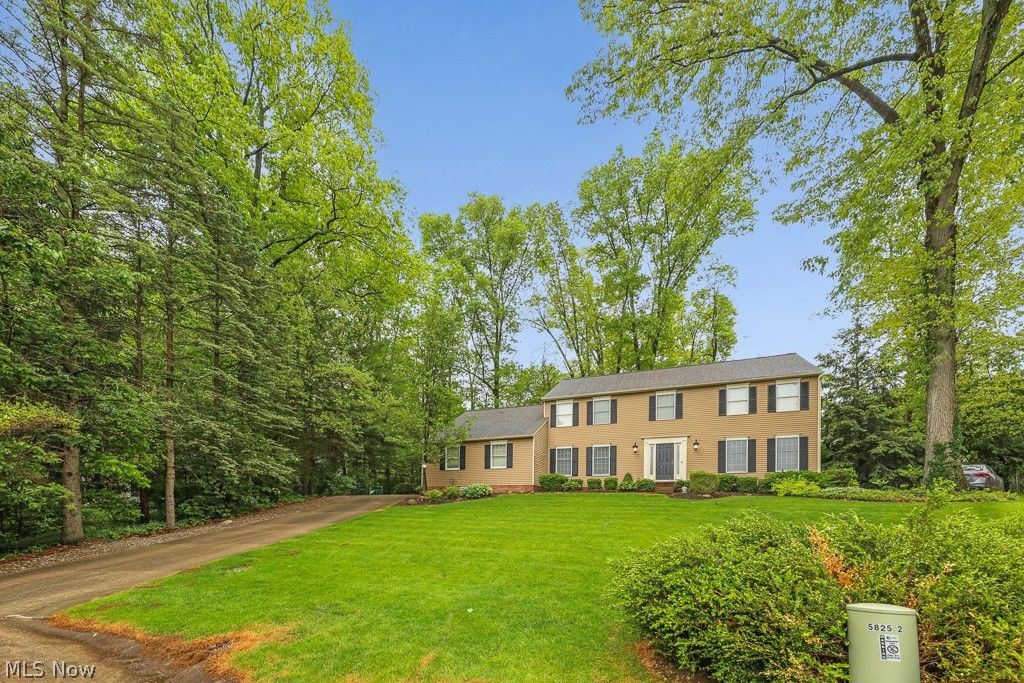 Photo of 5826 Garth Circle NW, Canton, OH 44718 (MLS # 5211691)