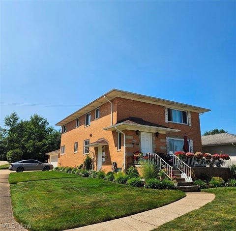 Multifamily For Sale - 6003 Belmere Drive<br/> Cuyahoga County, Parma, OH 44129