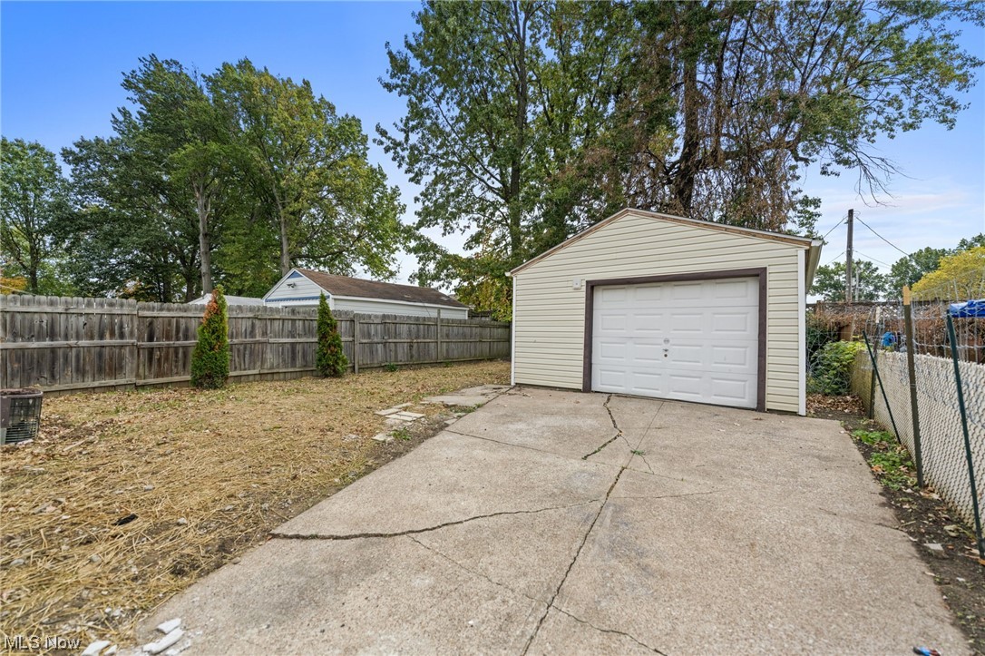 F R Cowin Land Cos Maplewood - Residential