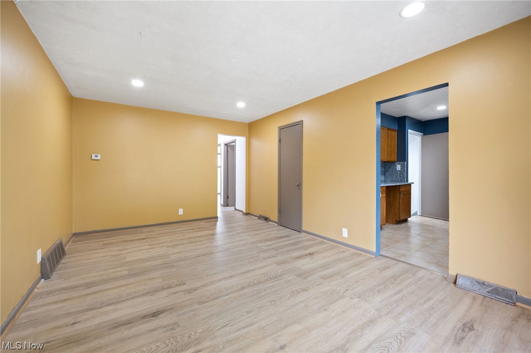 F R Cowin Land Cos Maplewood - Residential