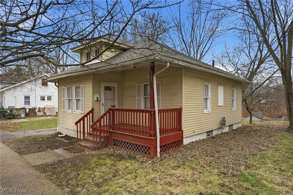 Photo of 262 Sobul Avenue, Akron, OH 44305 (MLS # 5195030)