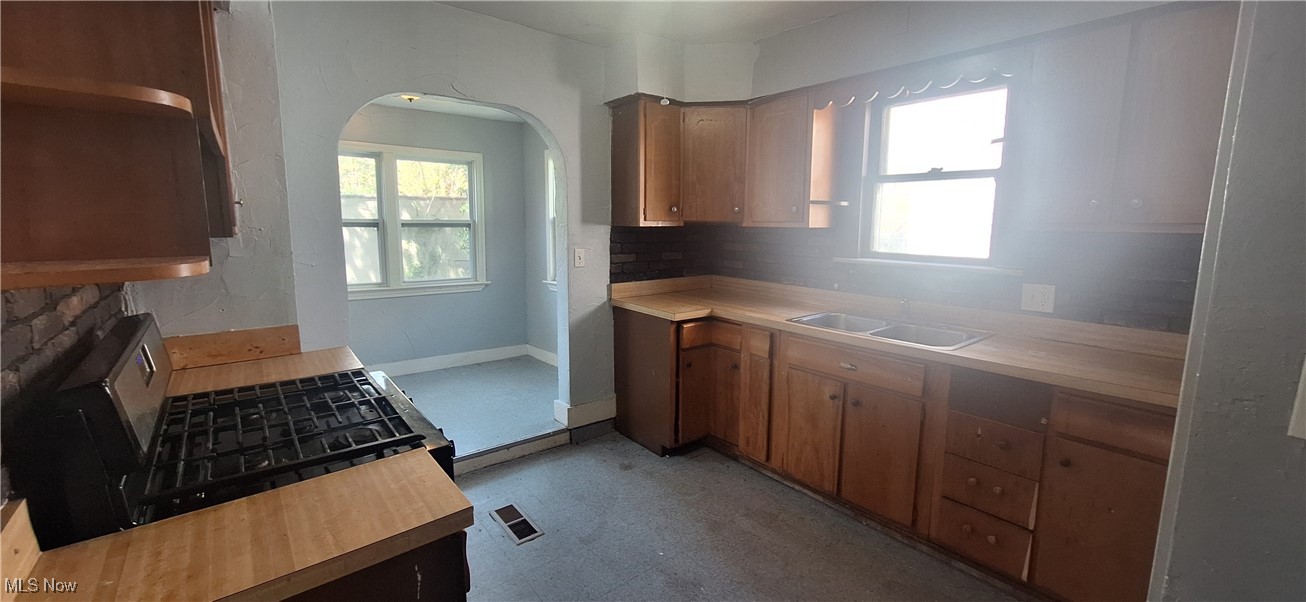 9910 Zimmer Avenue, Cleveland, Ohio image 6