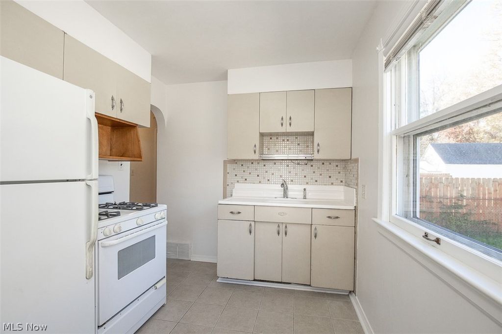 Photo of 4636 W 157th Street, Cleveland, OH 44135 (MLS # 5201042)